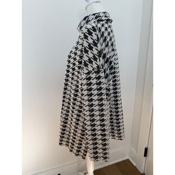 Chico’s Black and White Houndstooth Cowl‎ Neck Tunic Sweater Large - Picture 4 of 7